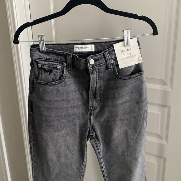 NWT Abercrombie & Fitch The Ankle Straight Jeans Size 25S - Picture 3 of 7
